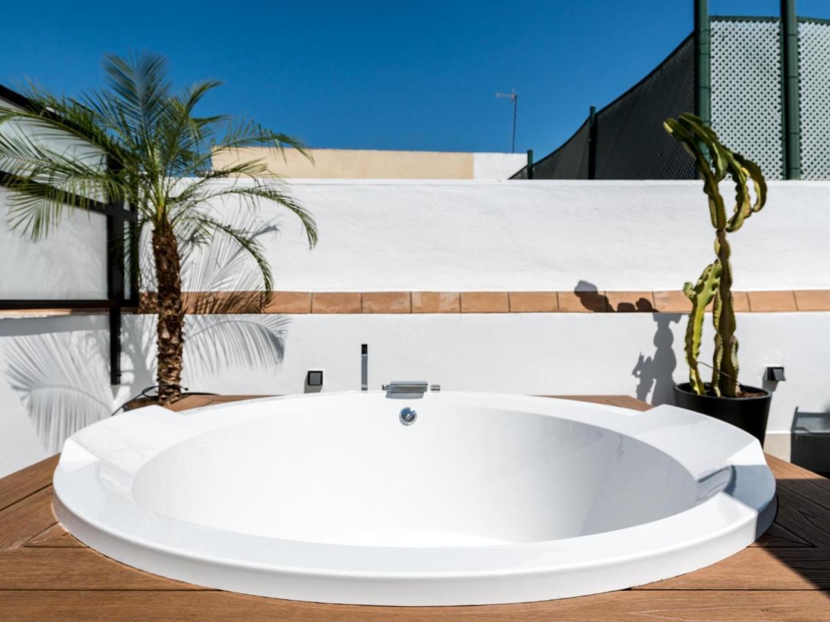 Pj Terraza Privada Banera Exterior Junto Catedral Apartman Sevilla Kültér fotó